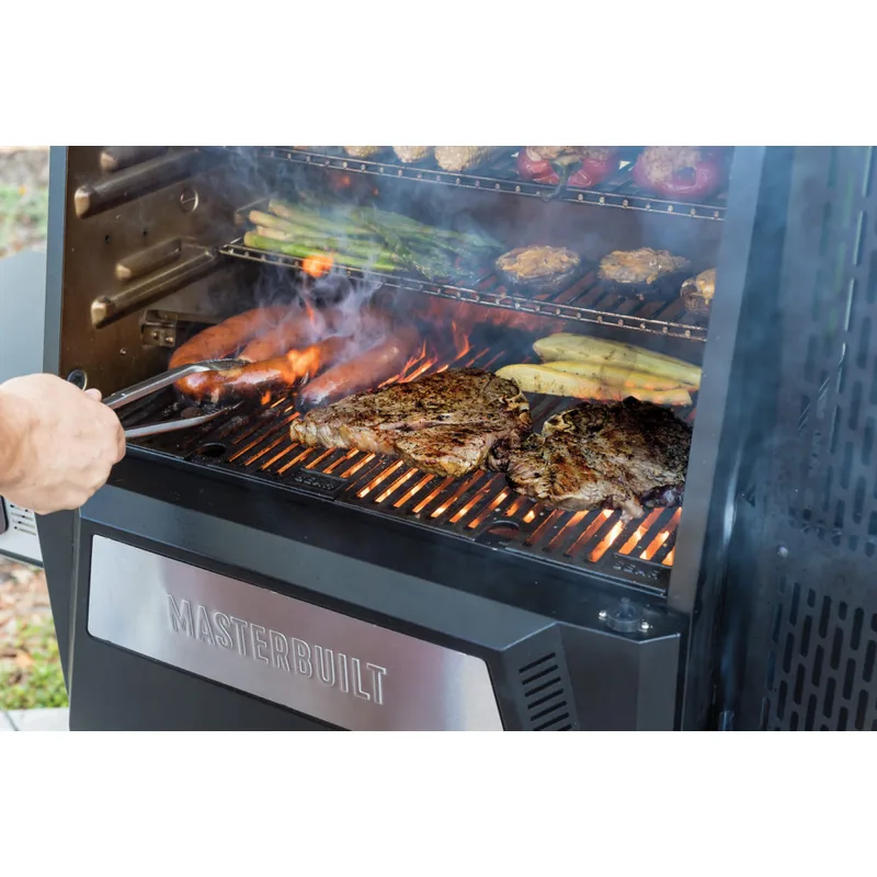 Masterbuilt Gravity Series 560 Digital Charcoal Grill + Smoker Masterbuilt Gravity Series 560 Digital Charcoal Grill + Smoker