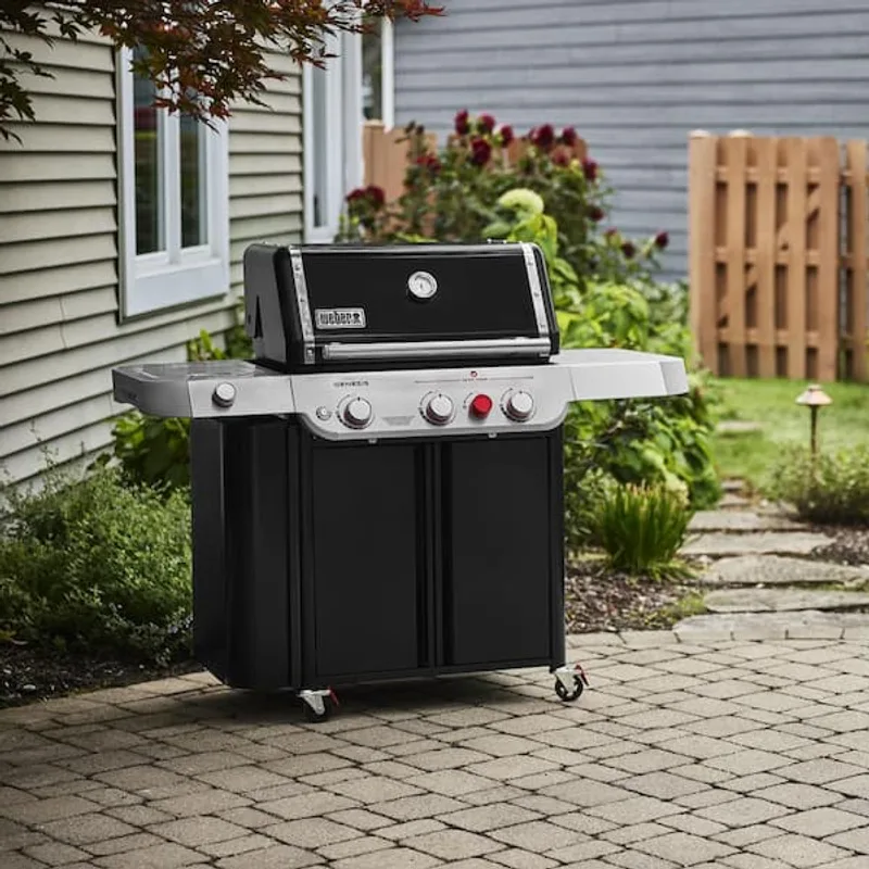 Weber Genesis E-335 Gas Grill Weber Genesis E-335 Gas Grill